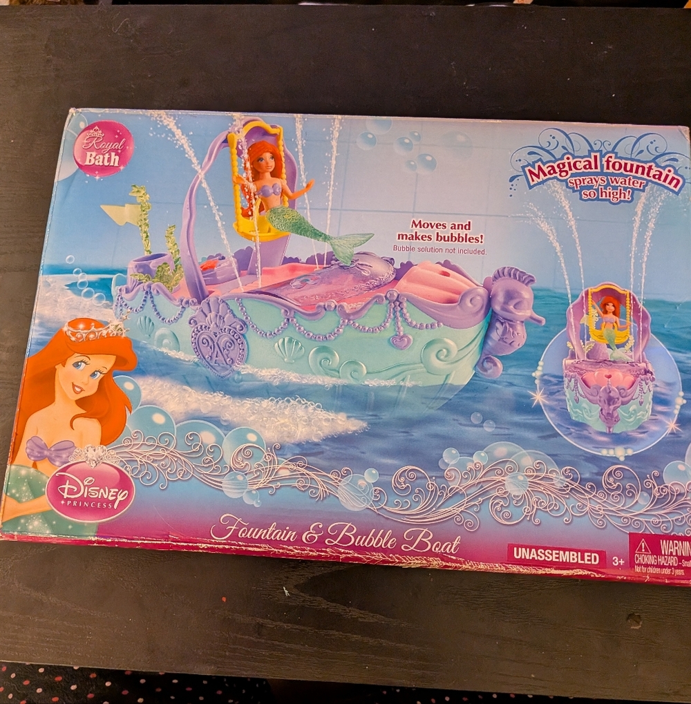 Disney Princess Ariel Fountain & Bubble Boat In Box, All Pieces! Bath Toy Water
